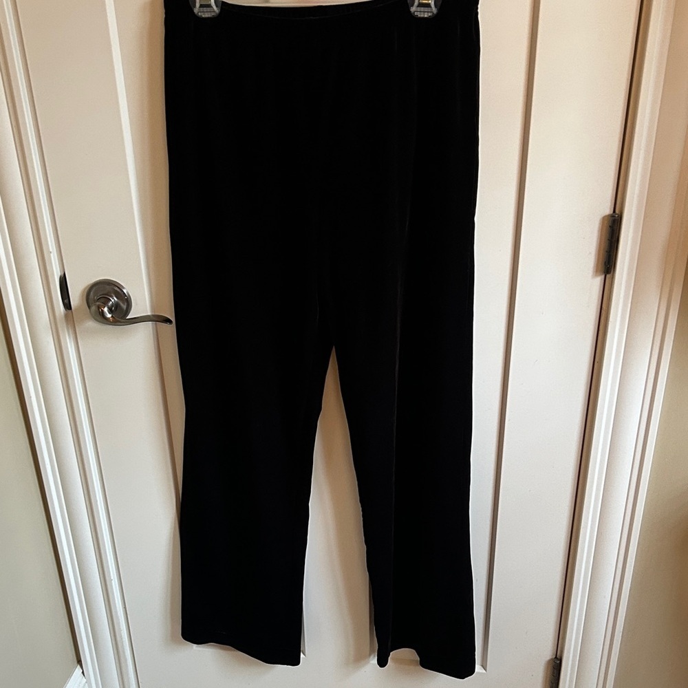 Elegant Black Velour Women's Pants, size M